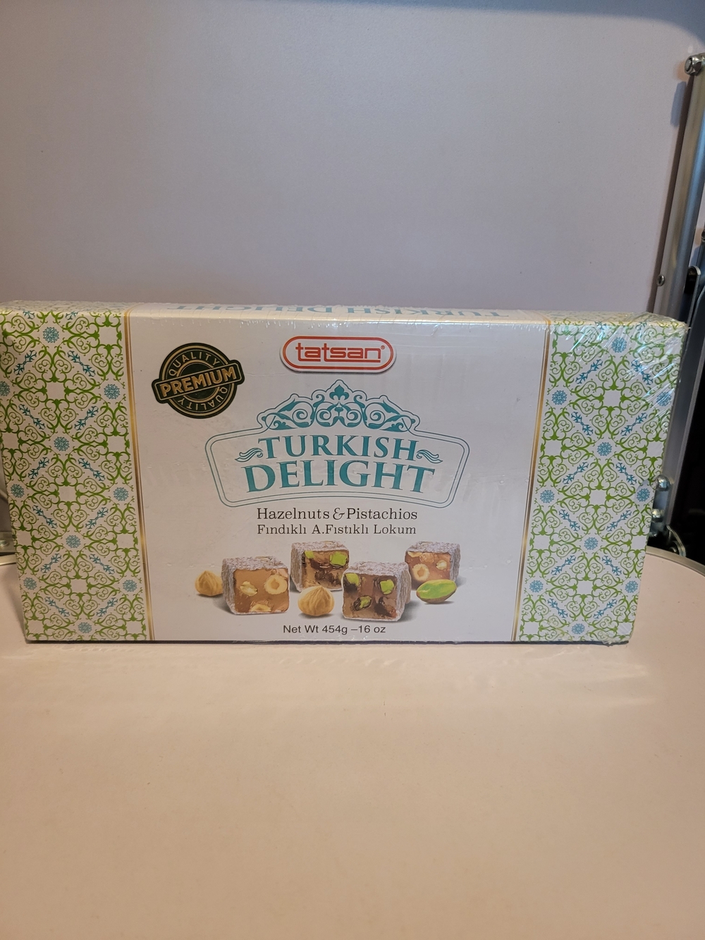 Tatsan Turkish Delight Hazelnuts & Pistachios - White/Green Box